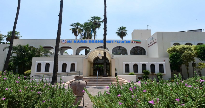 אכסנייה בכנרת- אנ