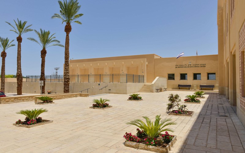 אכסניות במצדה - אנ