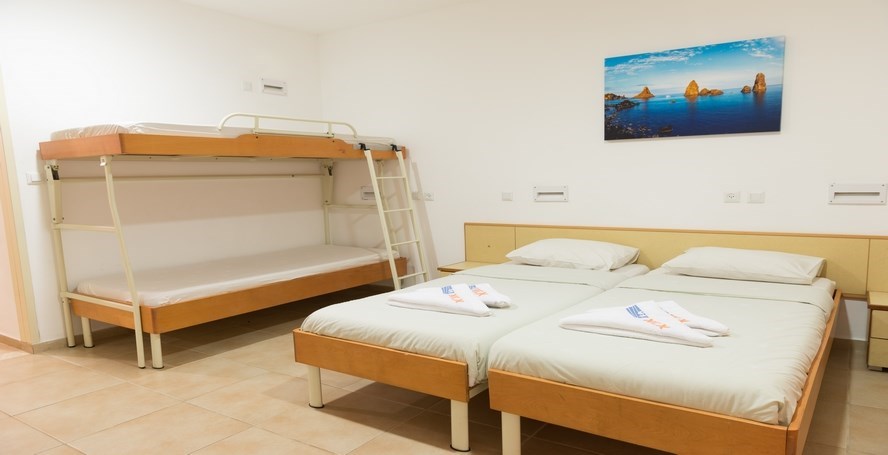 אנ&quotא עין גדי - חדר משפחתי