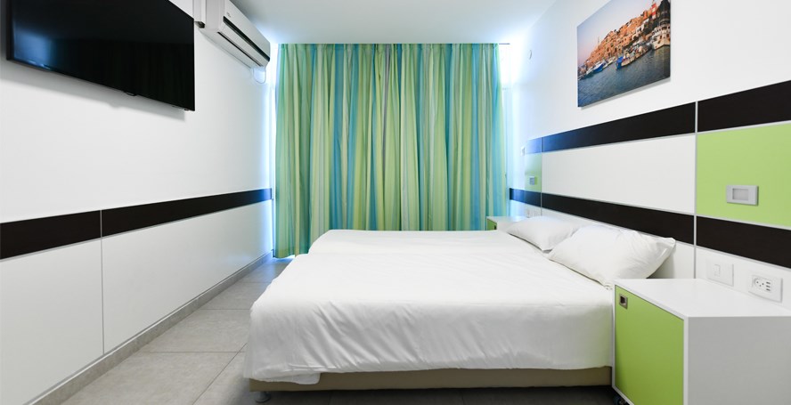 חדר זוגי - אנ&quotא תל אביב