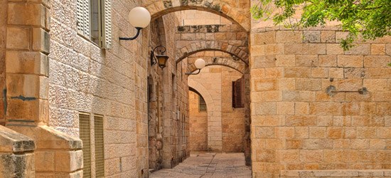 חמשוש אנ"א אגרון - החולמים וההוזים חמשוש אנ"א אגרון - החולמים וההוזים